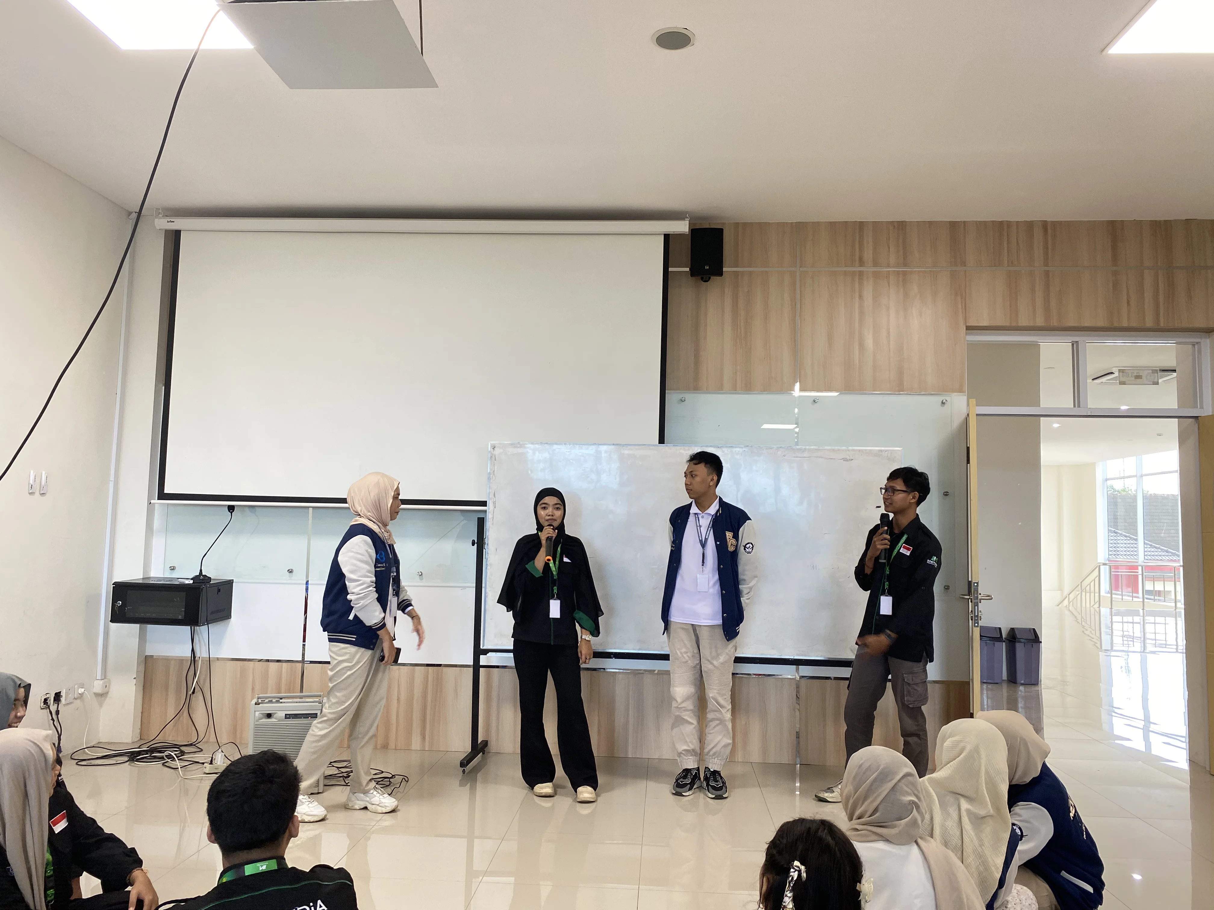 UKM ITC MIPA Unsoed X UKM Intermedia Amikom Purwokerto